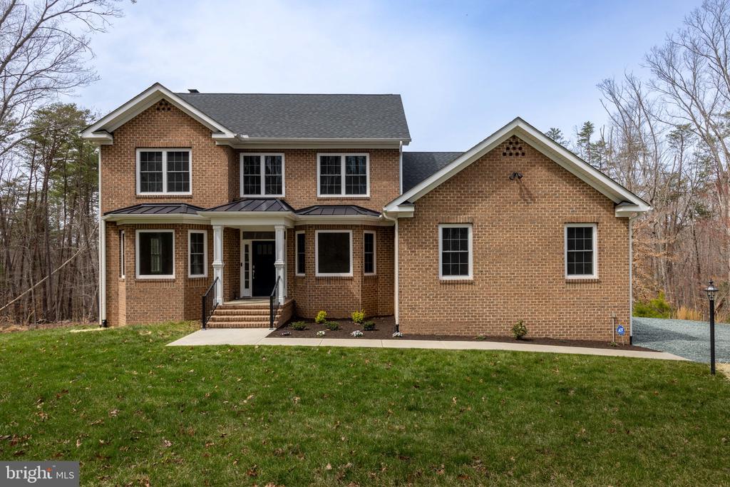 1490 Running Deer Dr