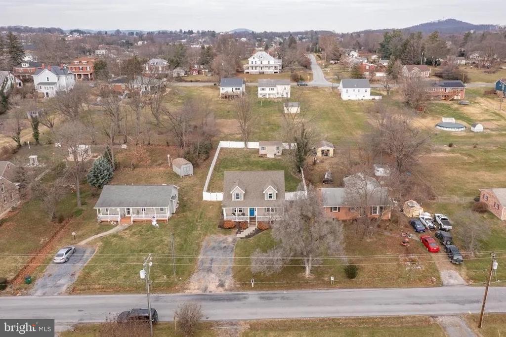 46 Wayne Ave