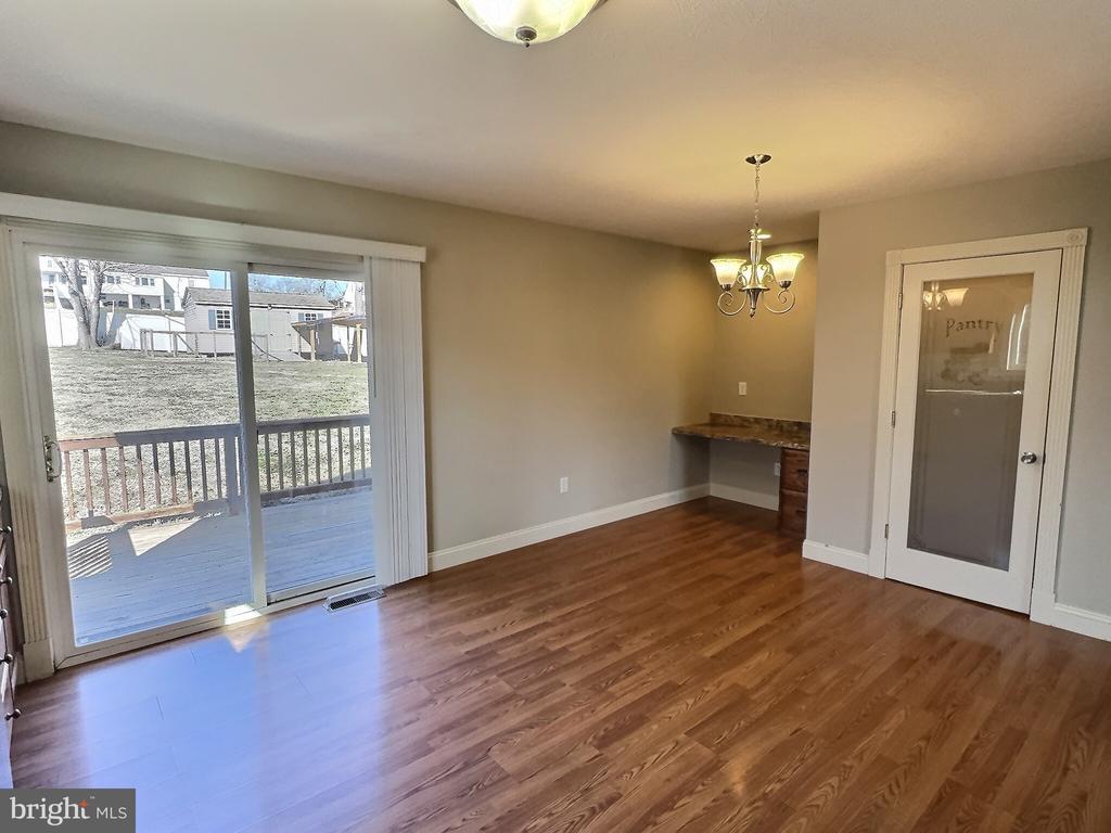 46 Wayne Ave