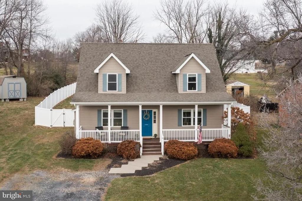46 Wayne Ave