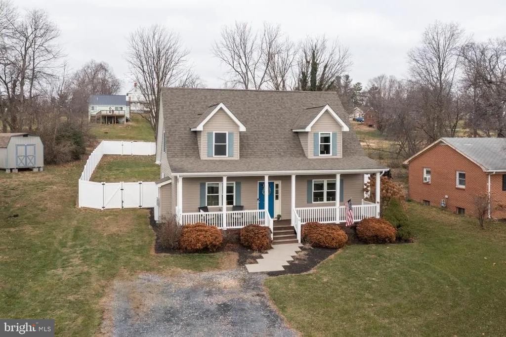 46 Wayne Ave