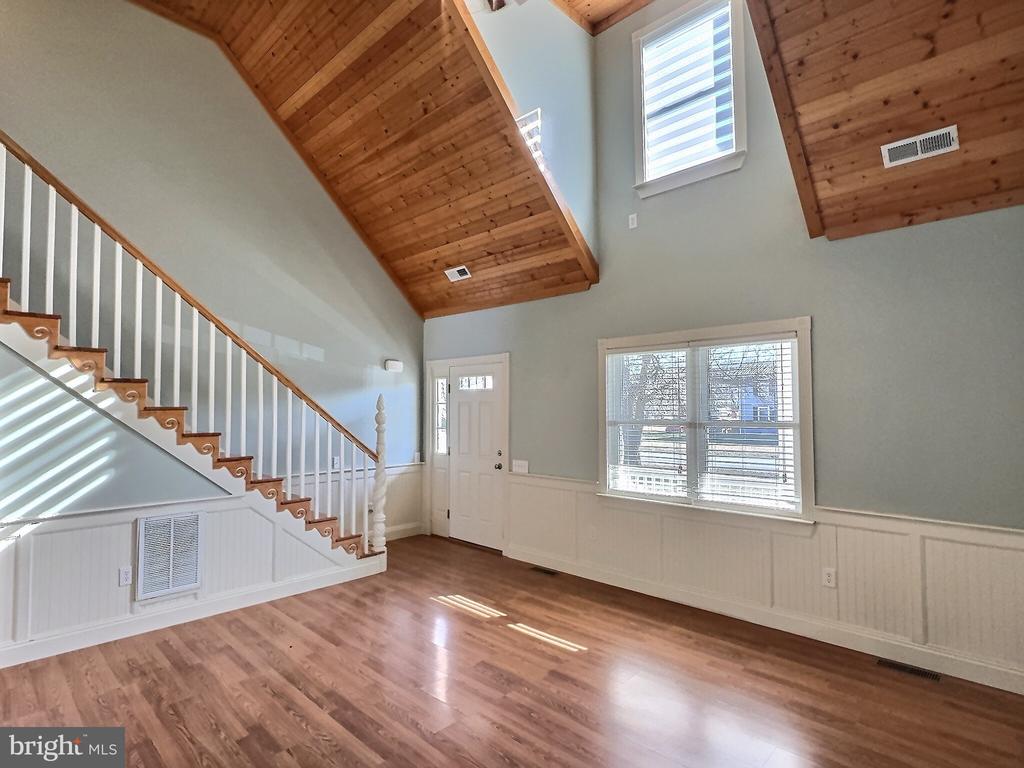 46 Wayne Ave
