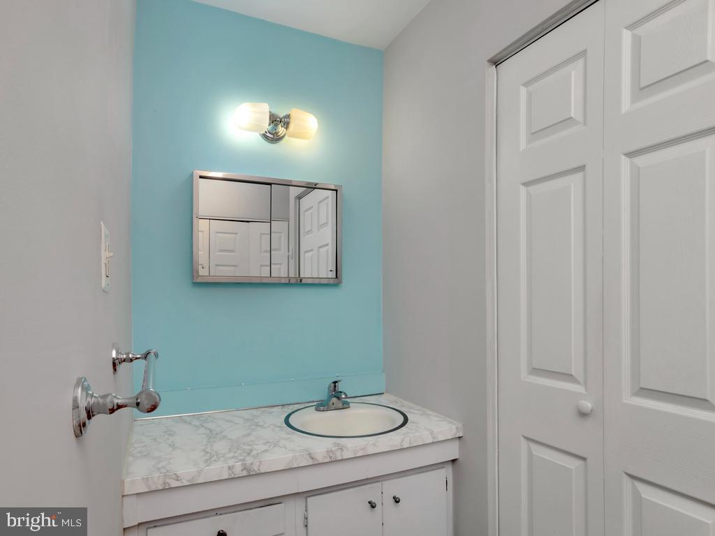 1830 Columbia PIKE Unit: 316