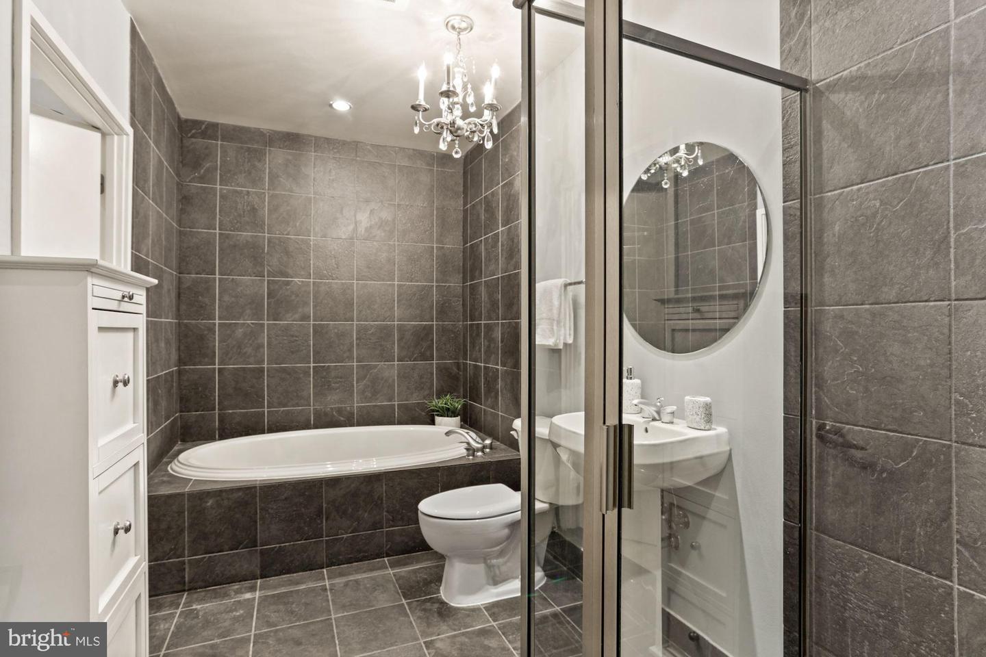 3409 Wilson BOULEVARD Unit: 703