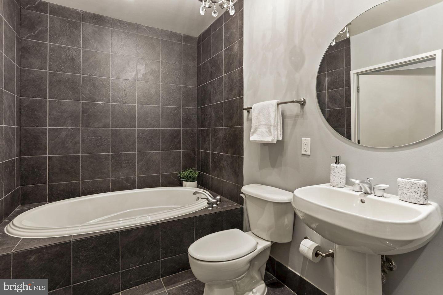 3409 Wilson BOULEVARD Unit: 703