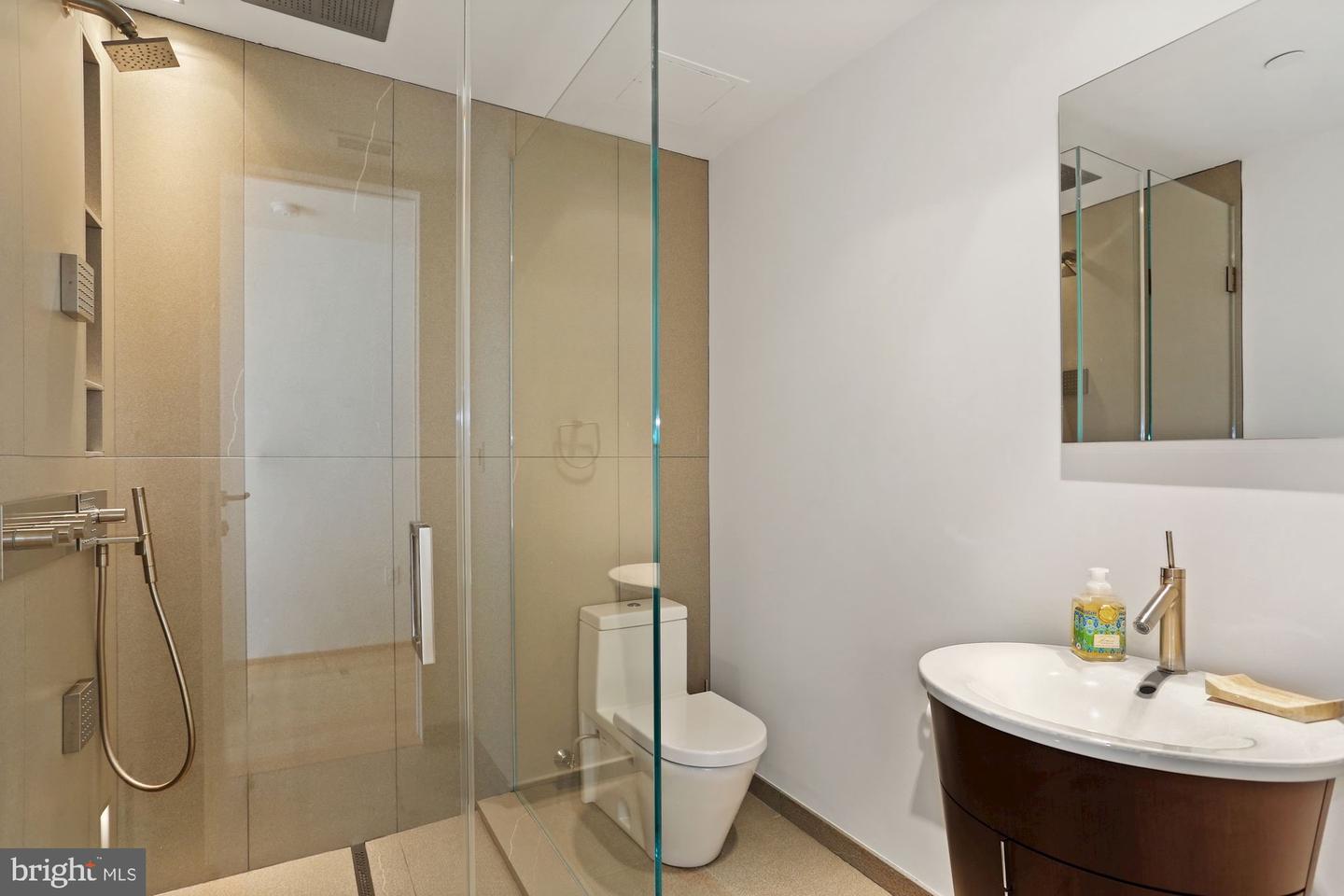 1615 N Queen STREET Unit: M606
