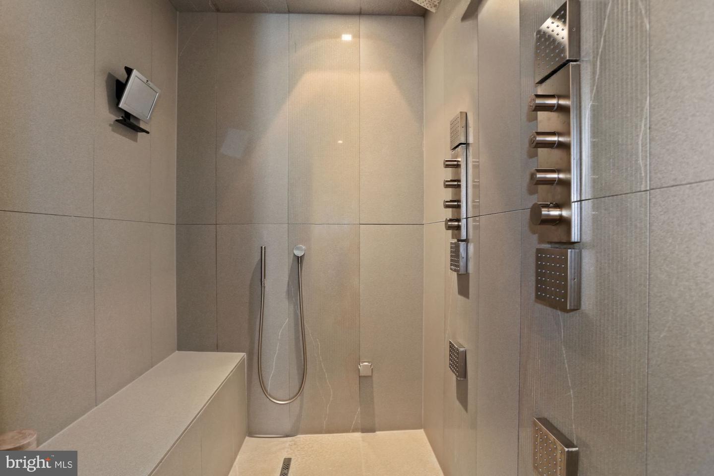1615 N Queen STREET Unit: M606