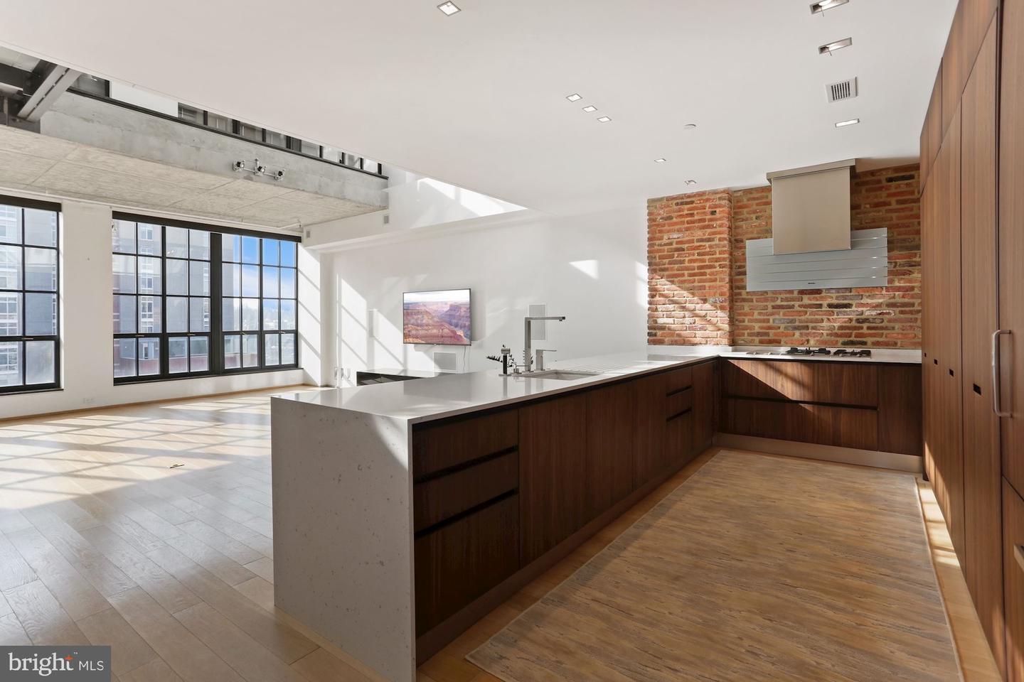 1615 N Queen STREET Unit: M606