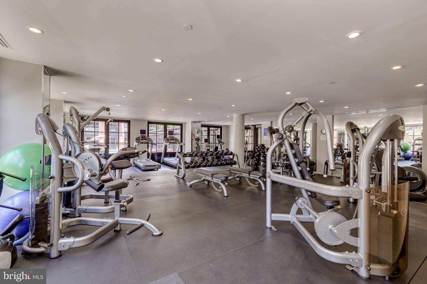 1615 N Queen STREET Unit: M606