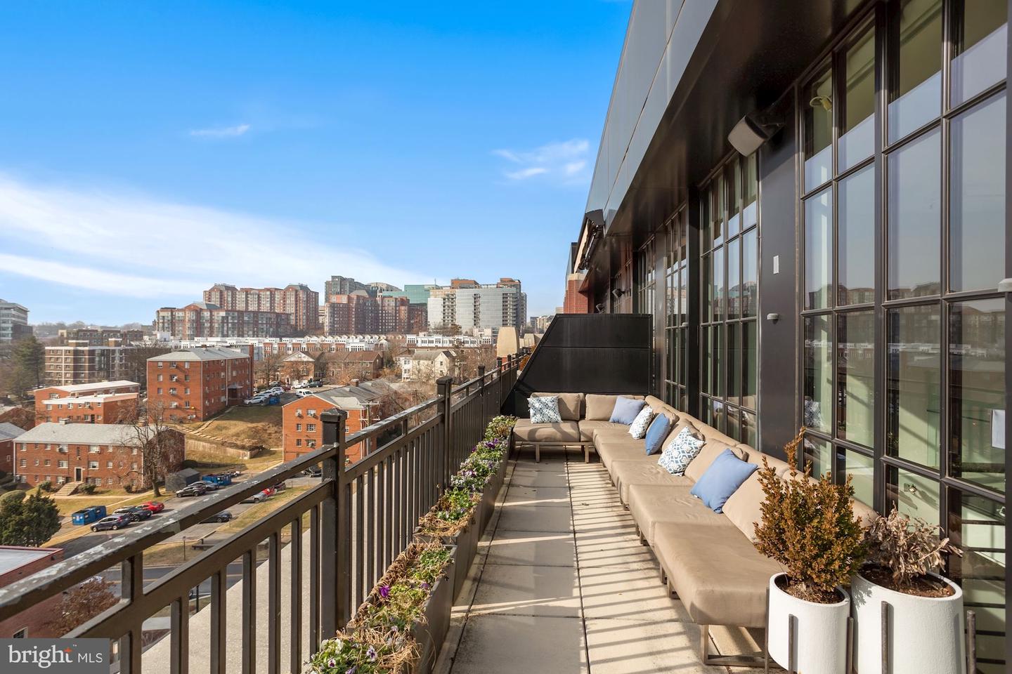 1615 N Queen STREET Unit: M606