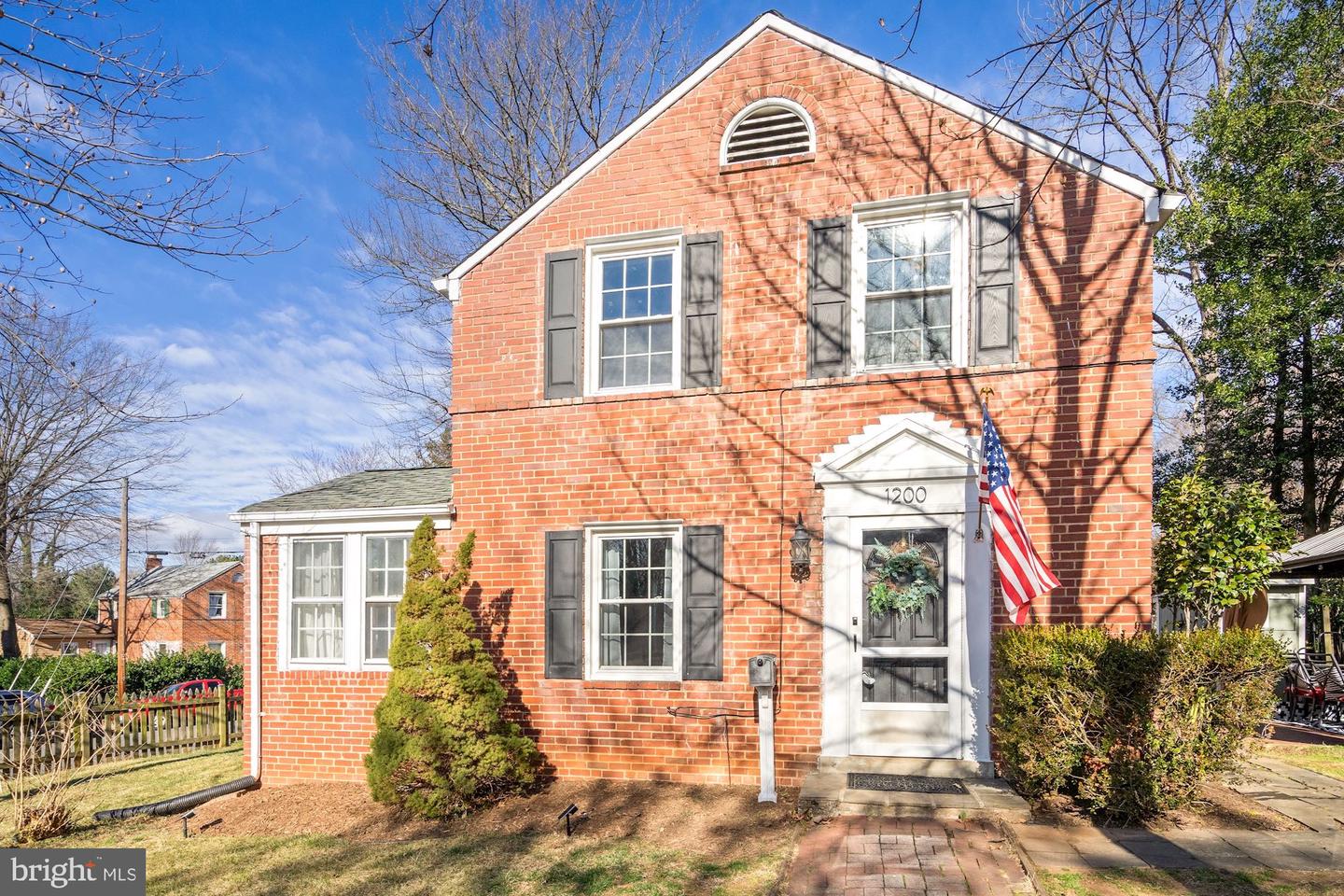 1200 N Livingston STREET