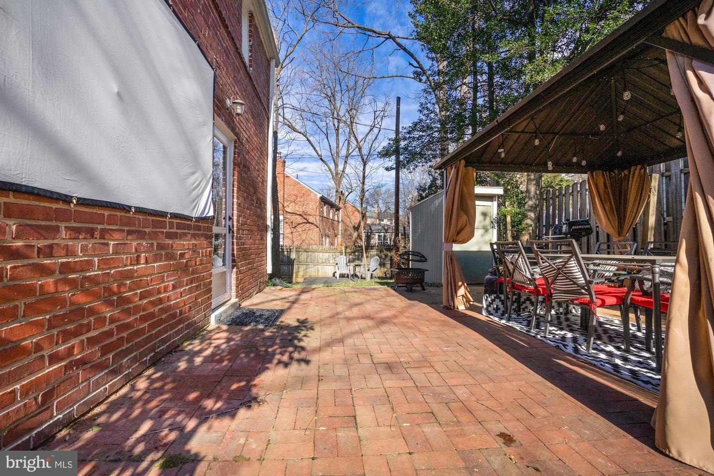 1200 N Livingston STREET