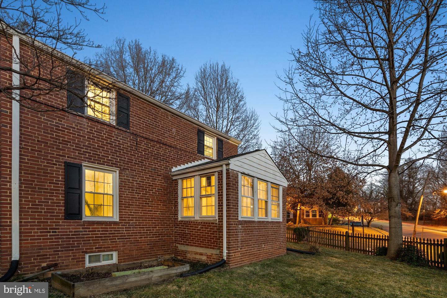 1200 N Livingston STREET