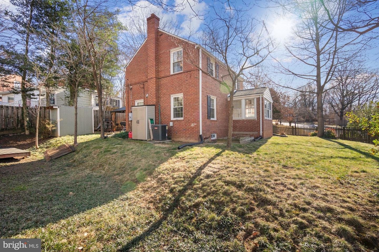 1200 N Livingston STREET