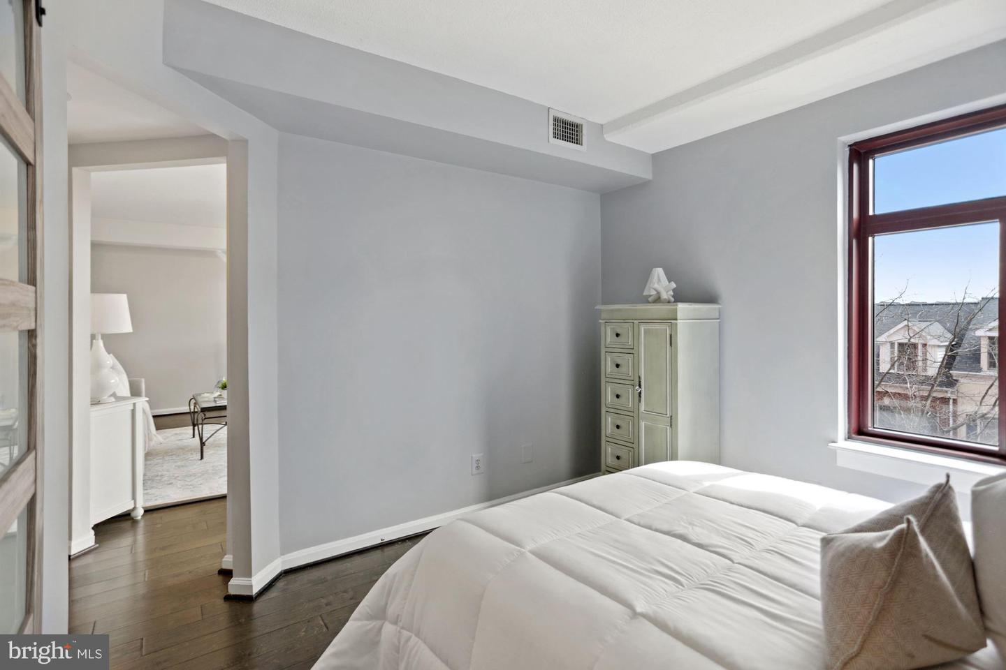 2400 Clarendon BOULEVARD Unit: 412
