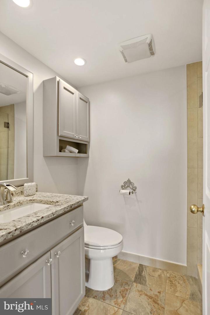 2400 Clarendon BOULEVARD Unit: 412