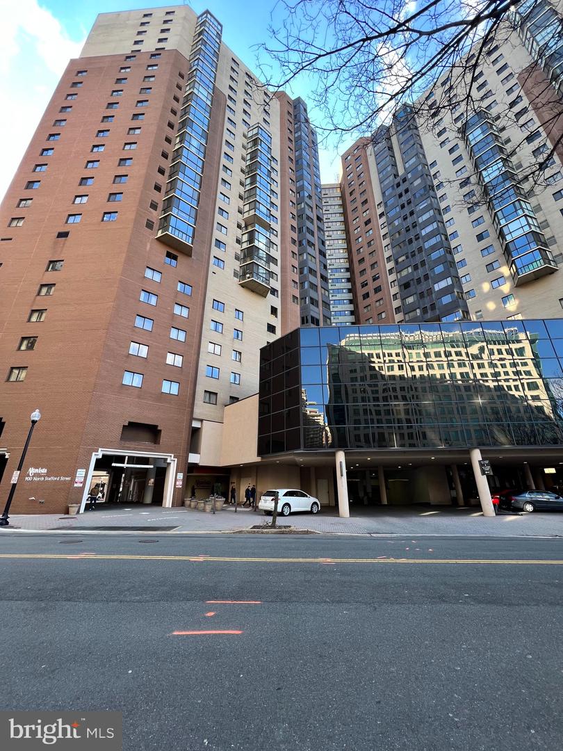 900 N Stafford STREET Unit: 1506