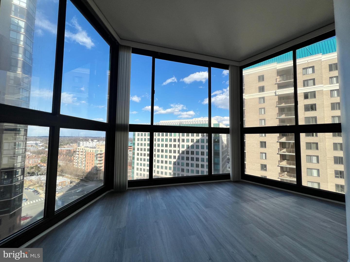 900 N Stafford STREET Unit: 1506