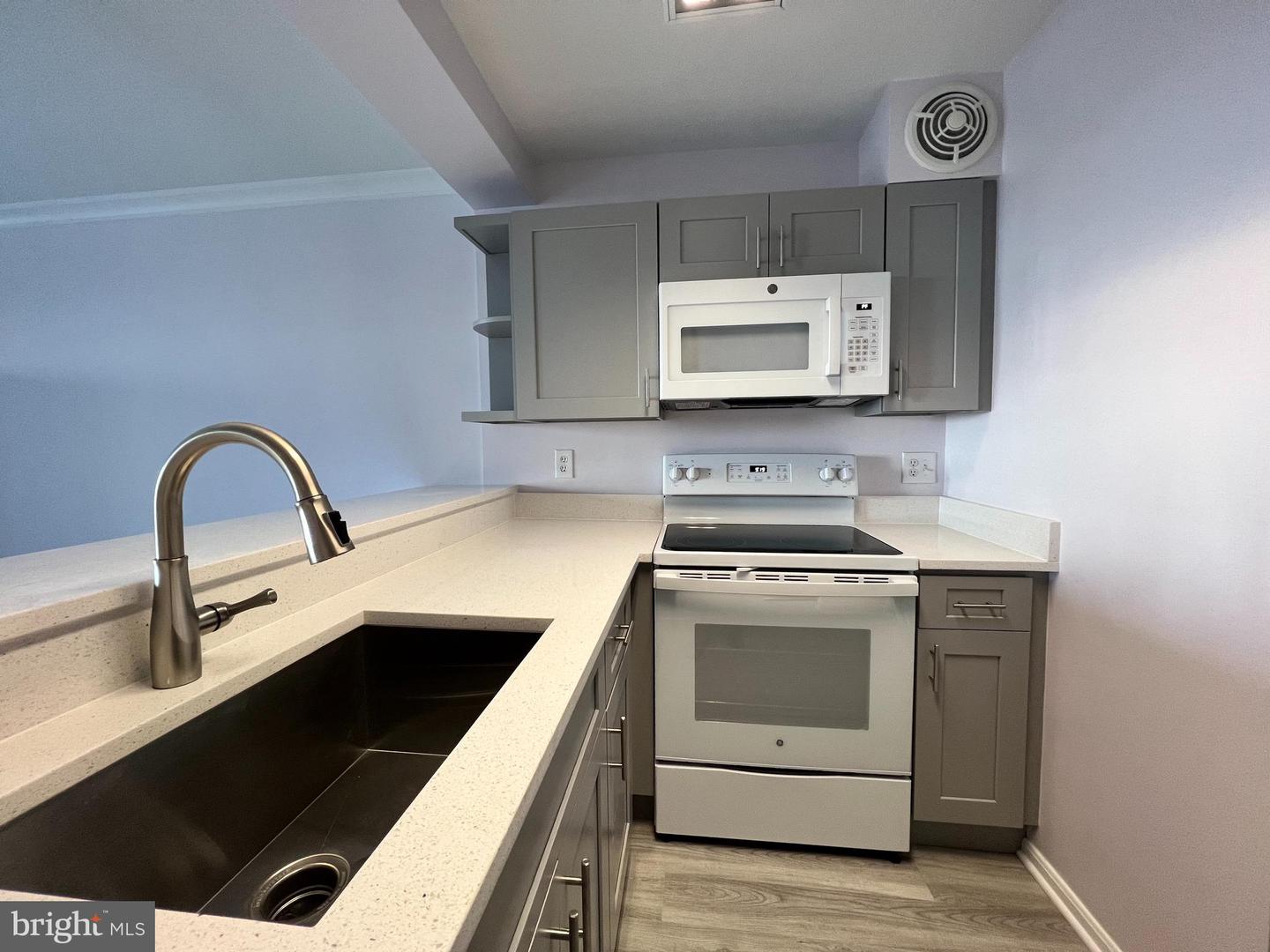900 N Stafford STREET Unit: 1506