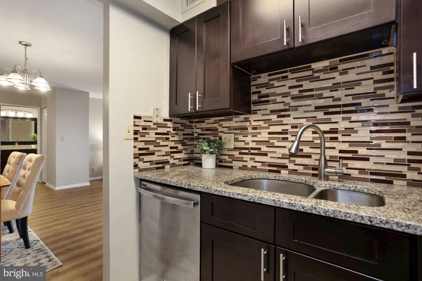 900 N Stafford STREET Unit: 1215