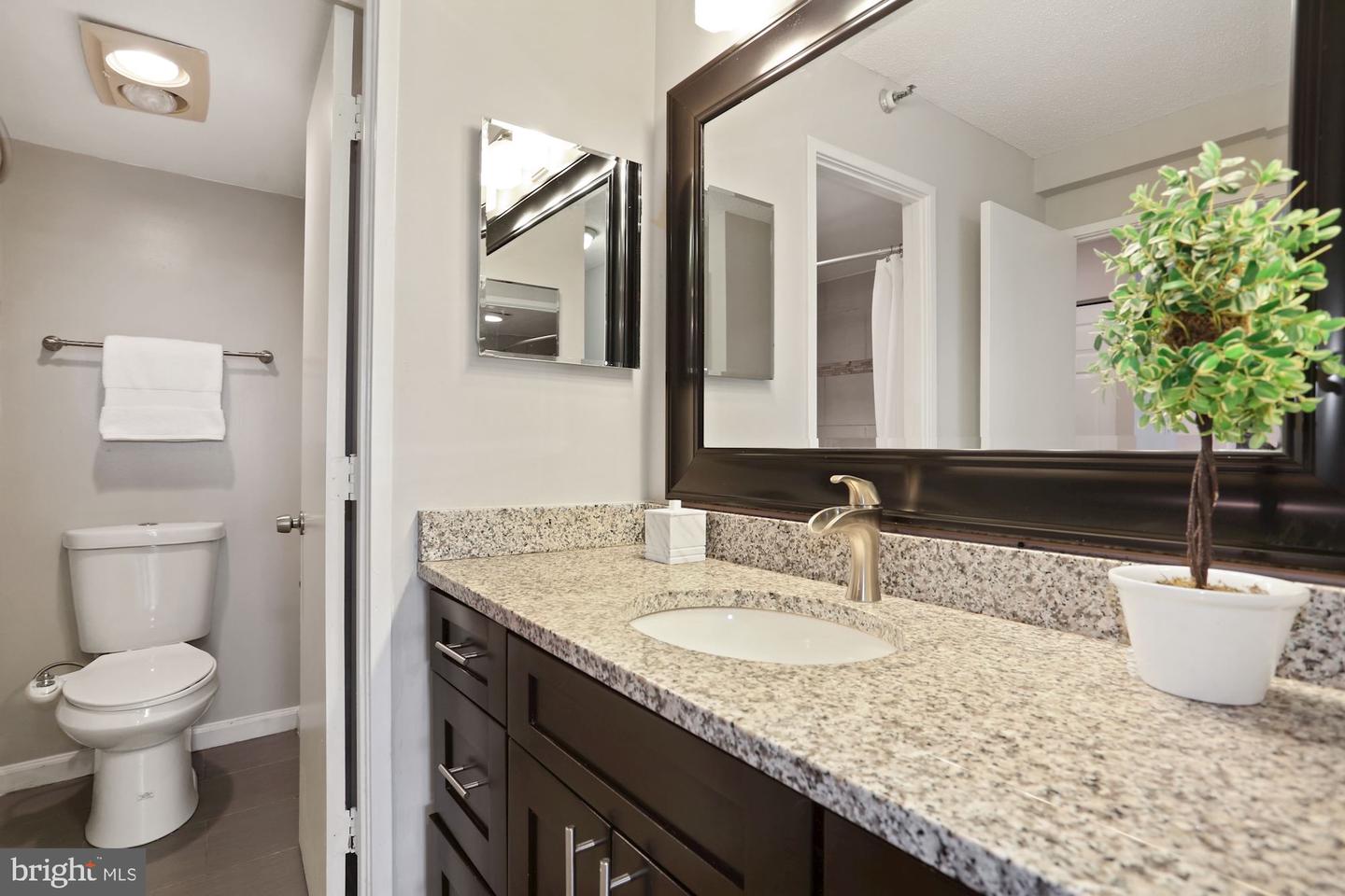900 N Stafford STREET Unit: 1215