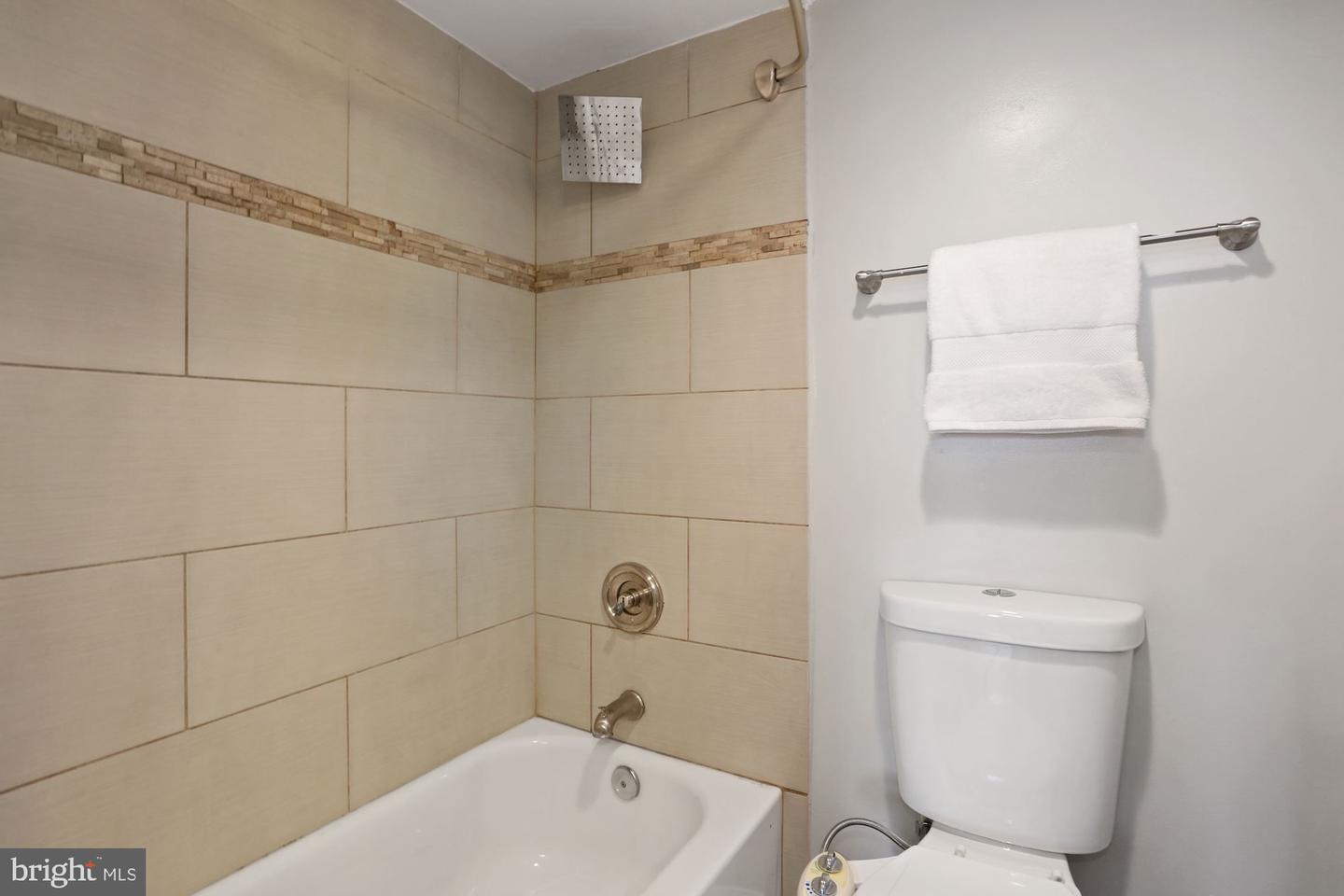 900 N Stafford STREET Unit: 1215