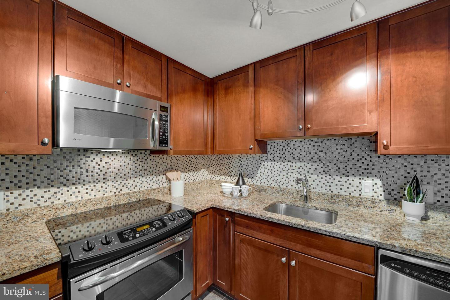 1020 N Highland STREET Unit: 1107