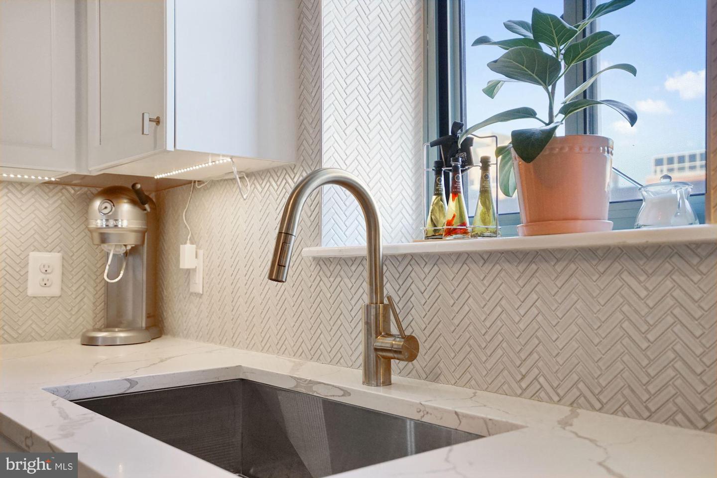 851 N Glebe ROAD Unit: 511