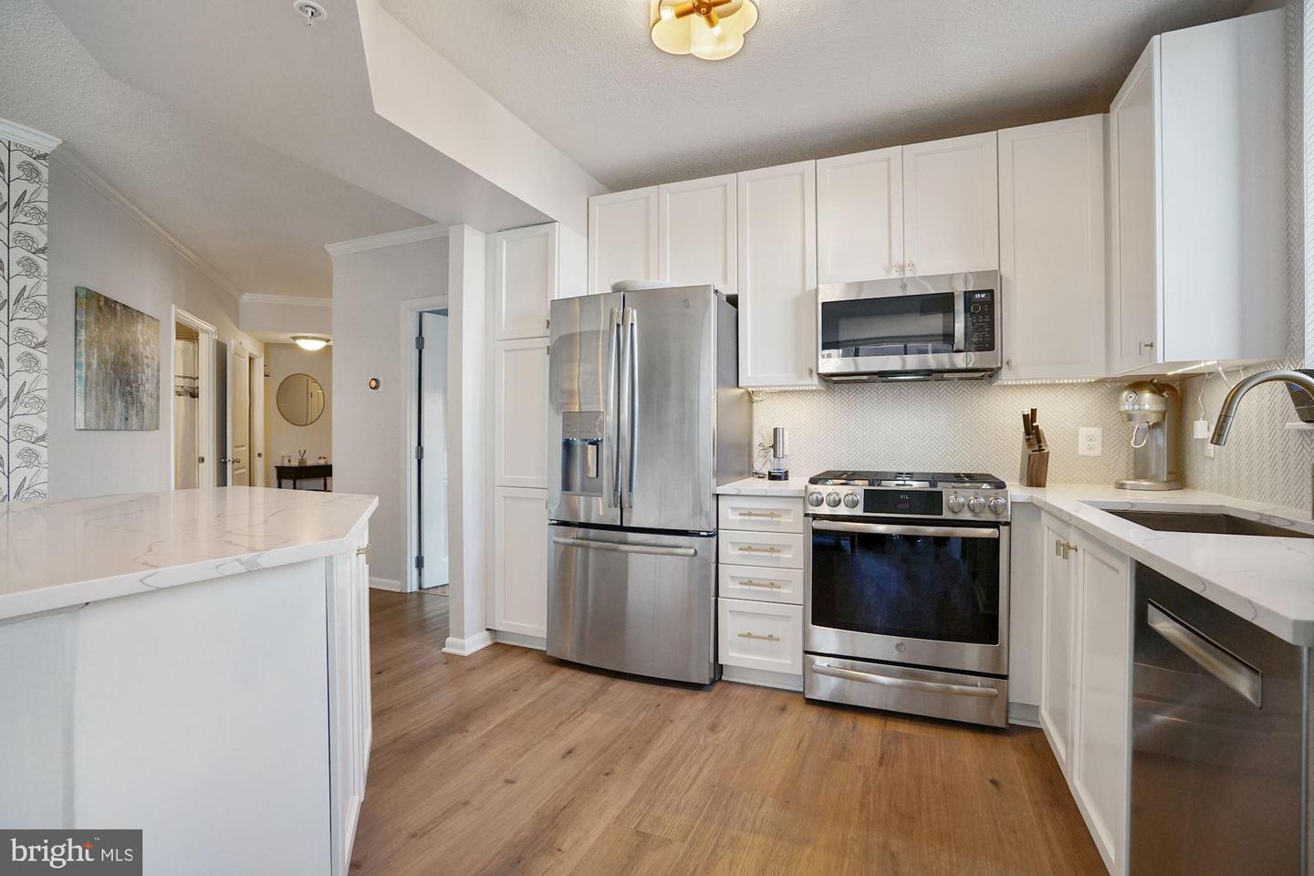 851 N Glebe ROAD Unit: 511