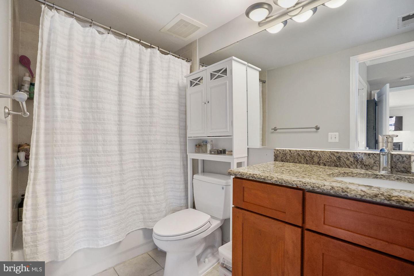 851 N Glebe ROAD Unit: 511