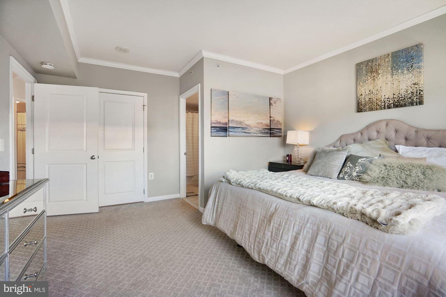 851 N Glebe ROAD Unit: 511