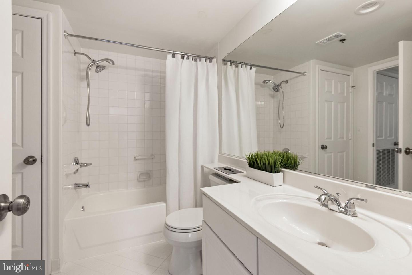 1045 N Utah STREET Unit: 2-304