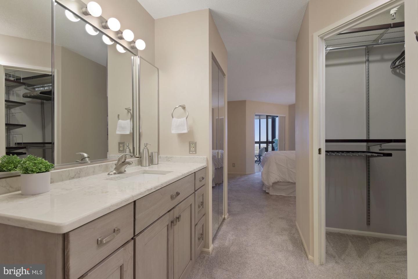 900 N Stafford STREET Unit: 1509