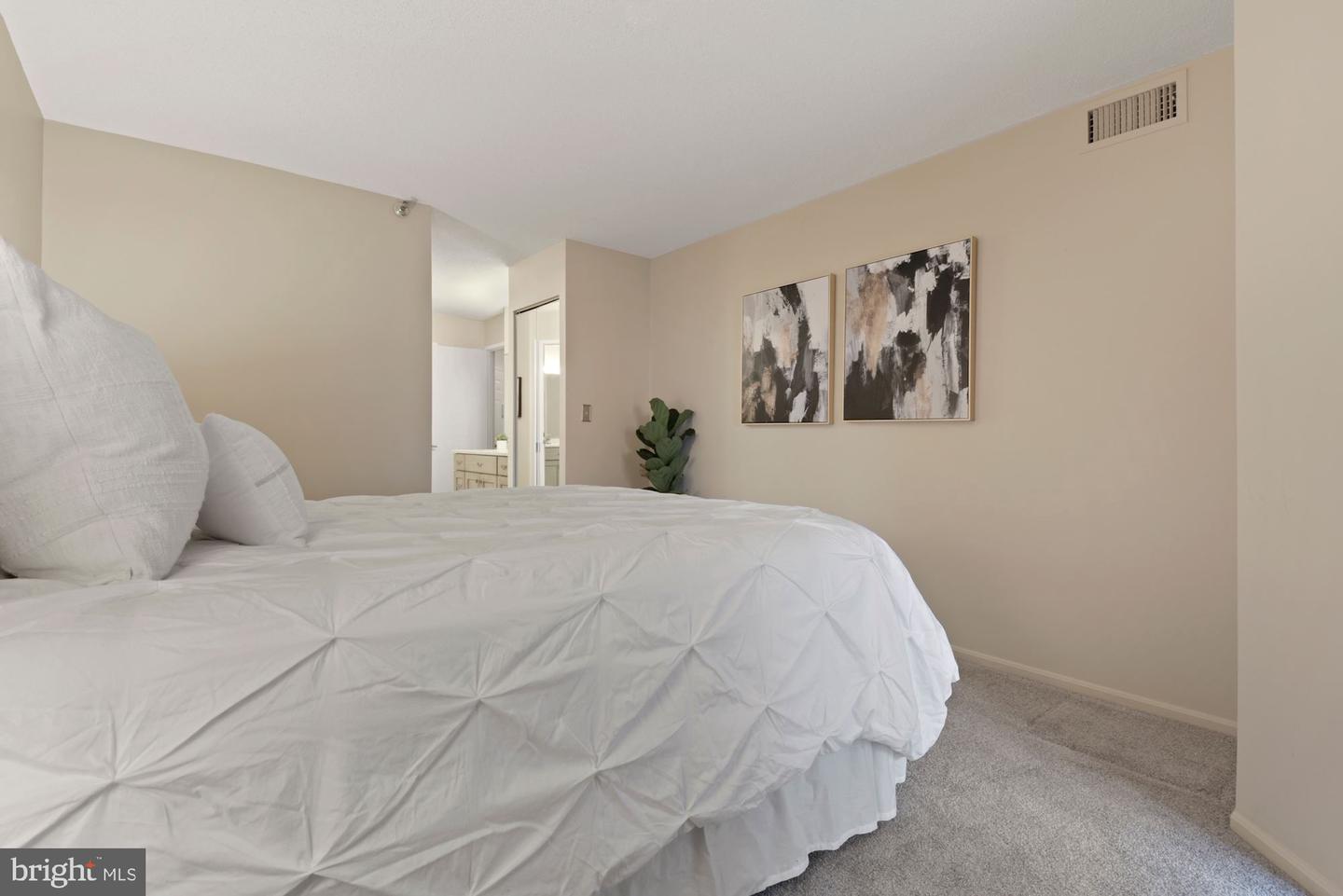 900 N Stafford STREET Unit: 1509