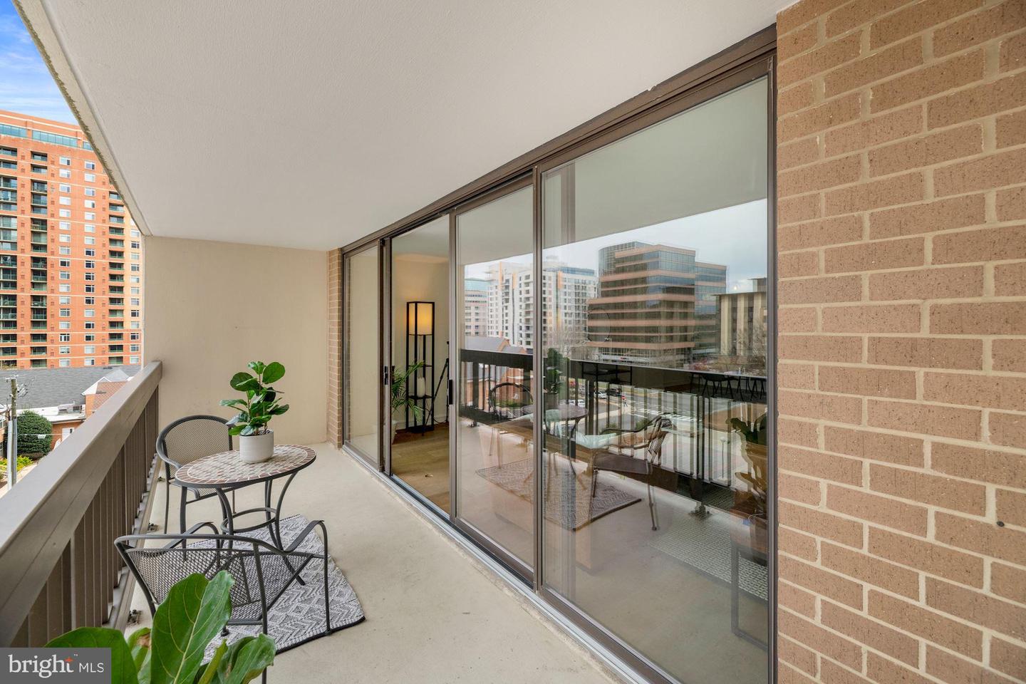 3800 Fairfax DRIVE Unit: 311