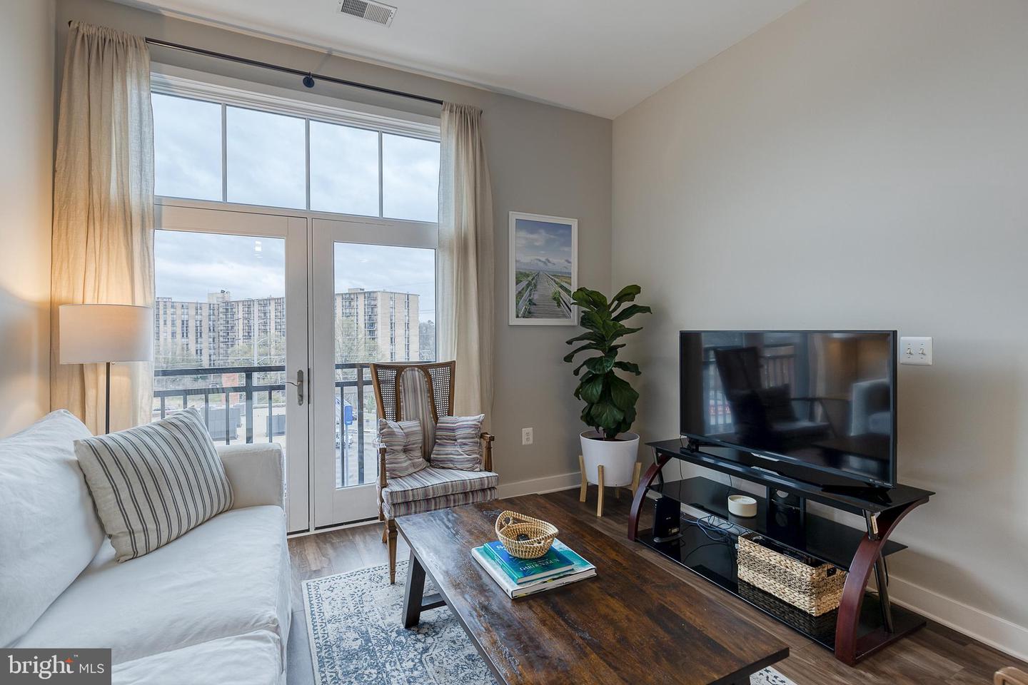 989 S Buchanan STREET Unit: 424