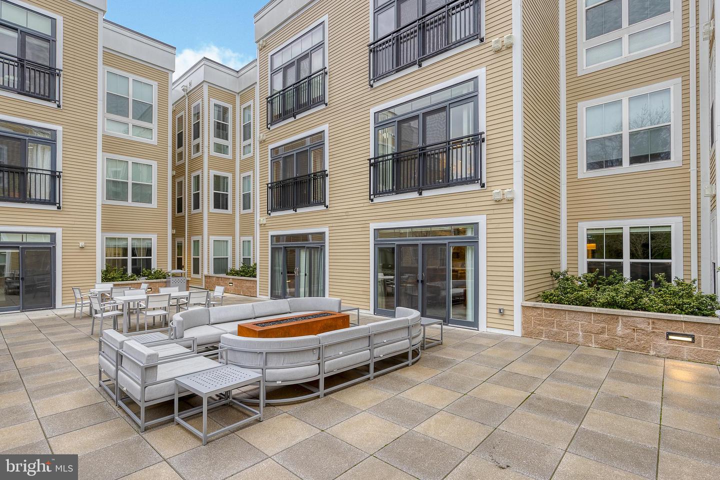 989 S Buchanan STREET Unit: 424