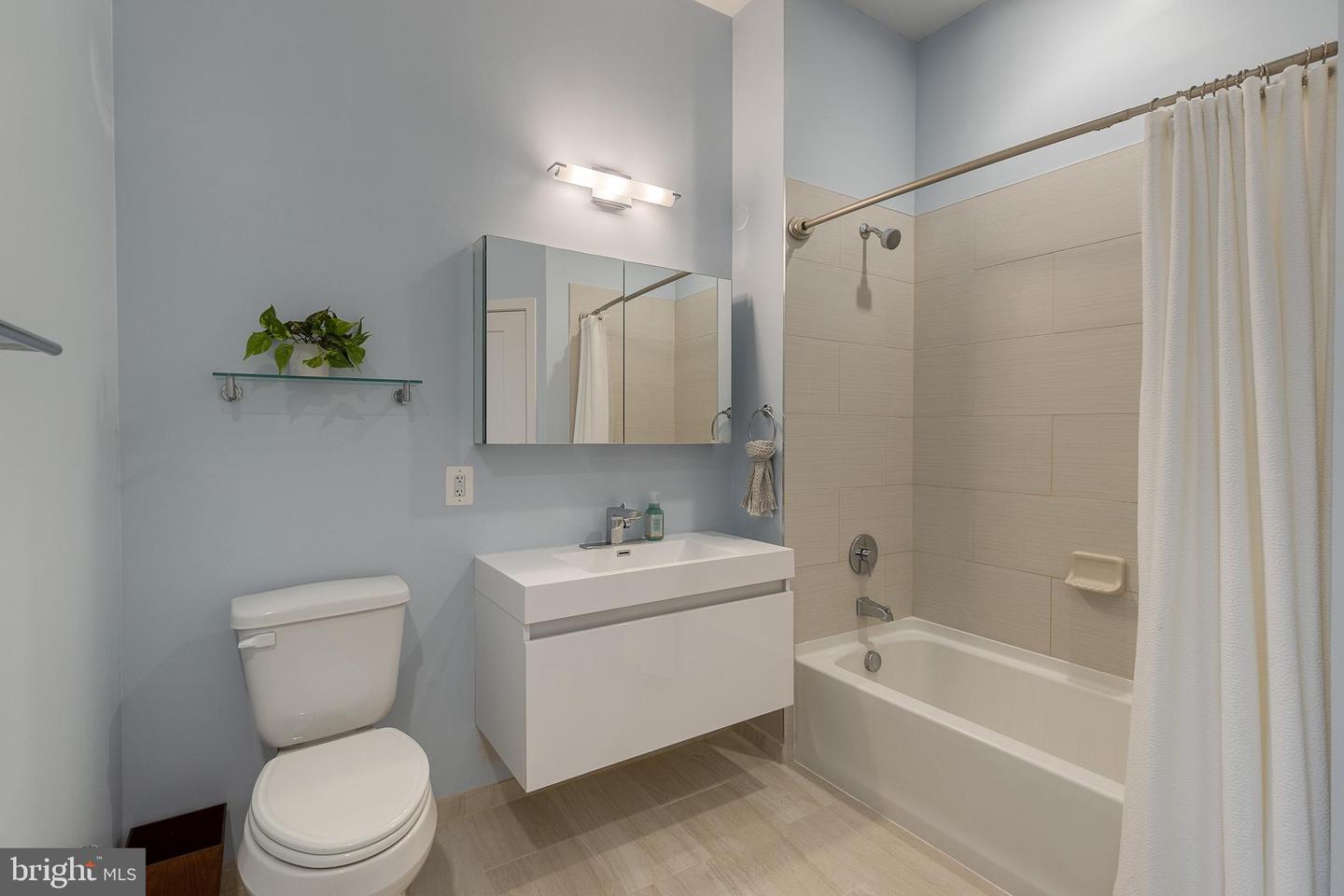 989 S Buchanan STREET Unit: 424