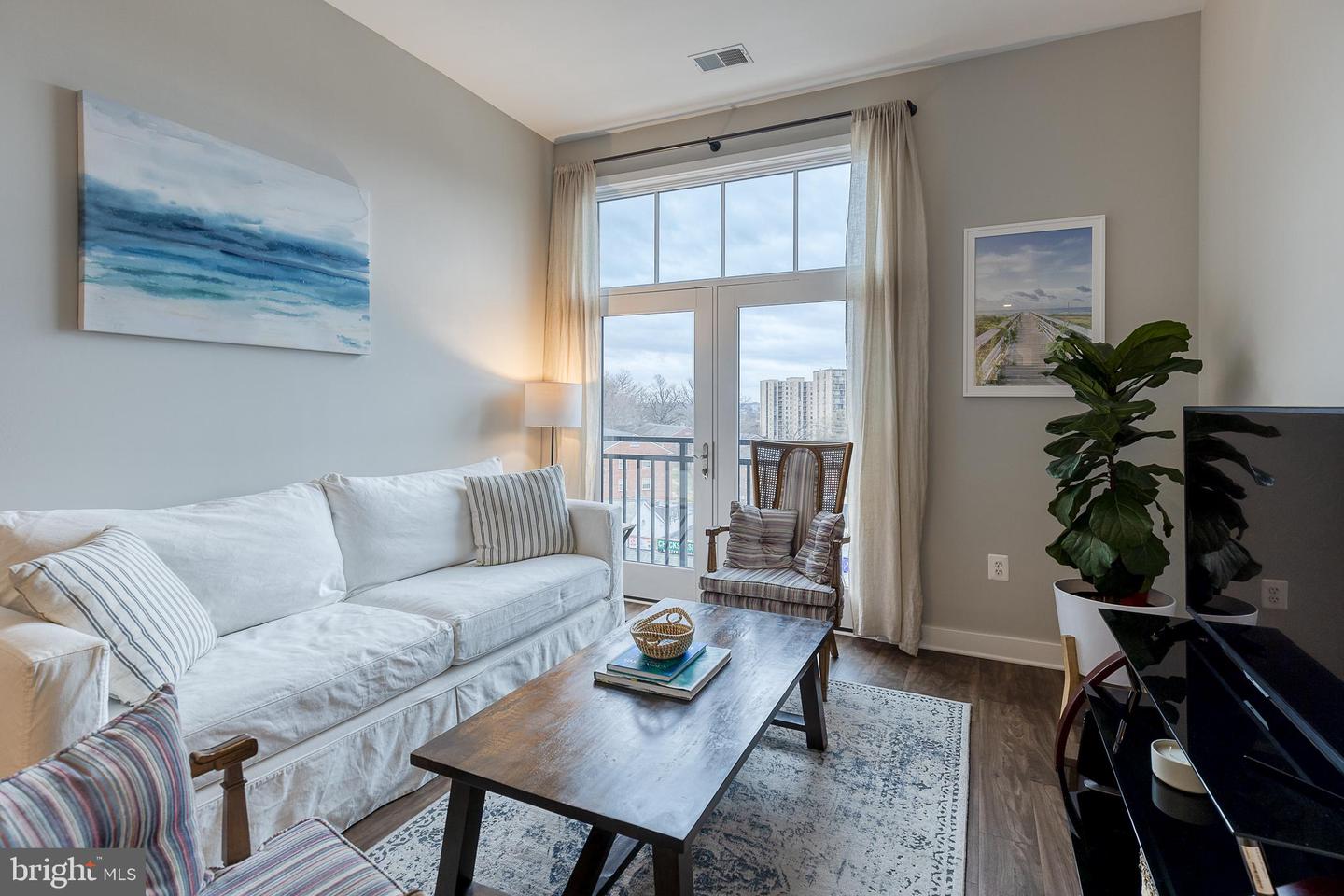 989 S Buchanan STREET Unit: 424
