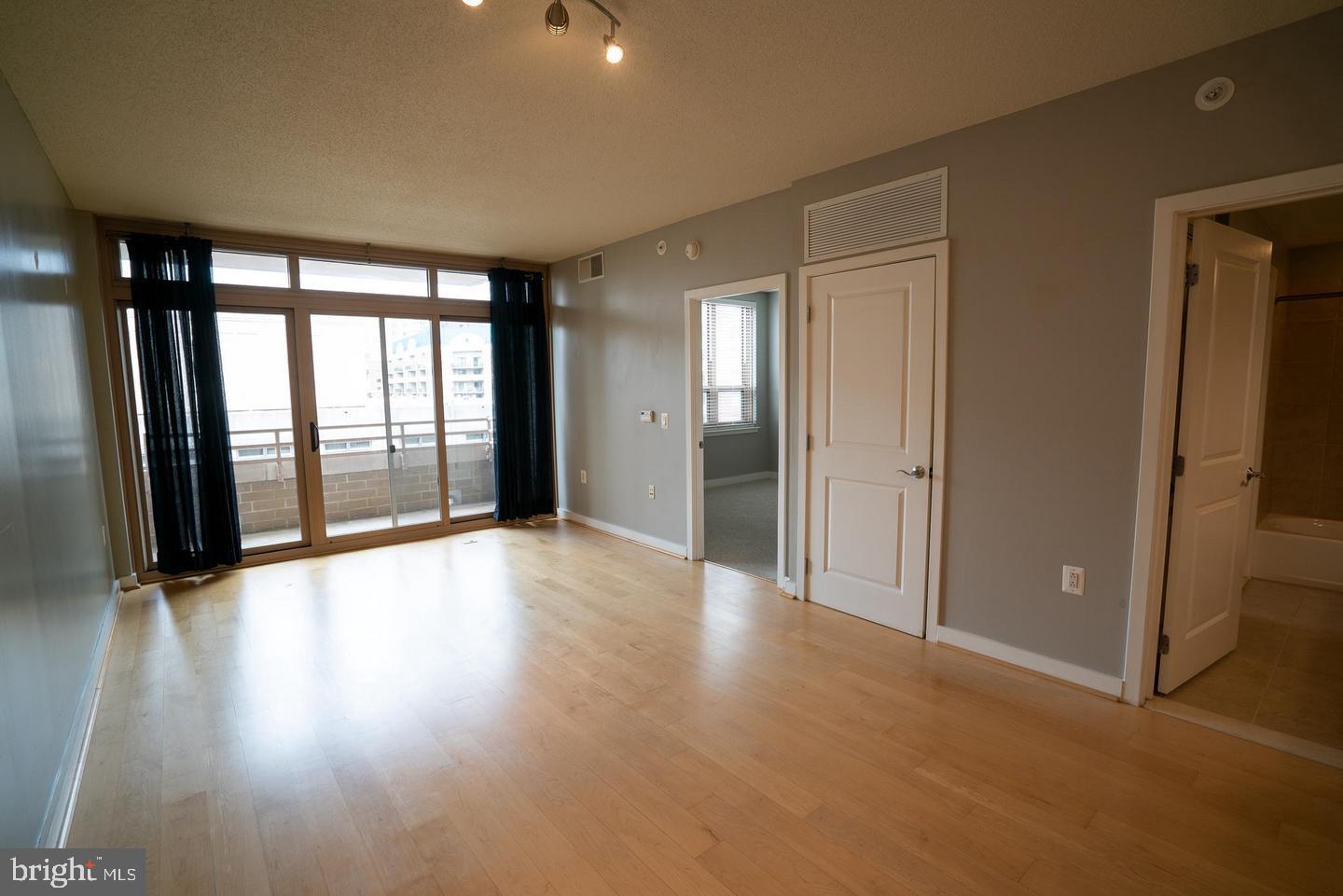 888 N Quincy STREET Unit: 1705