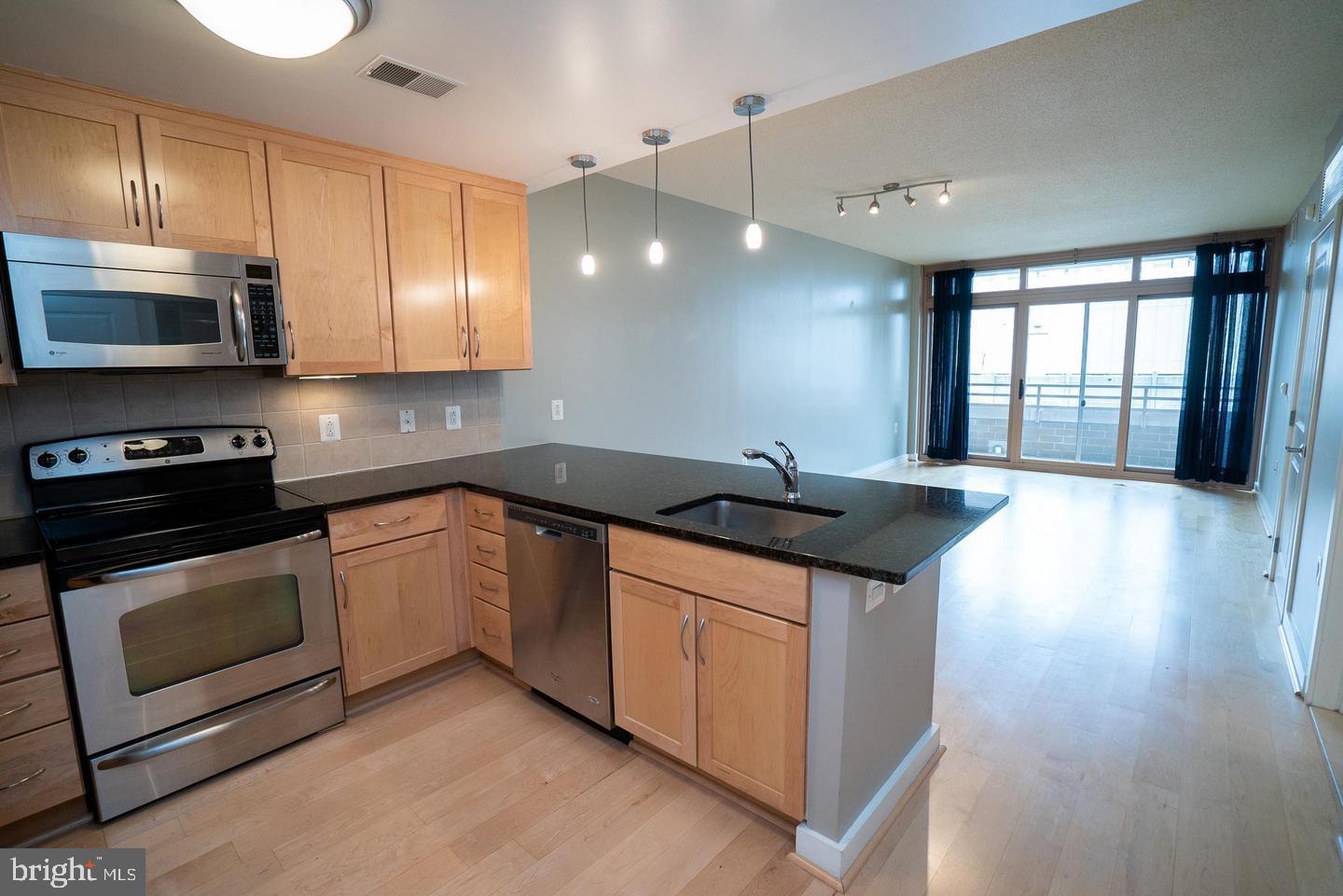 888 N Quincy STREET Unit: 1705