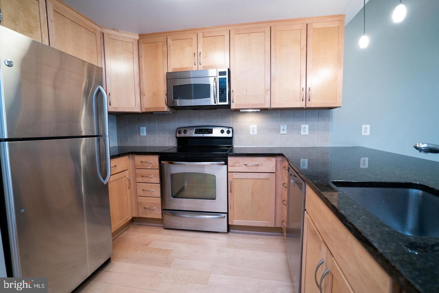 888 N Quincy STREET Unit: 1705