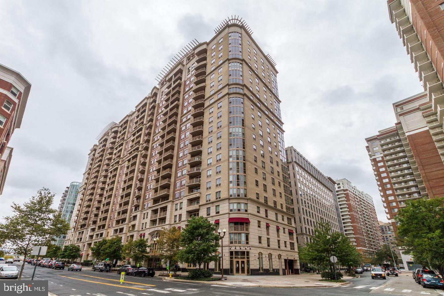 888 N Quincy STREET Unit: 1705