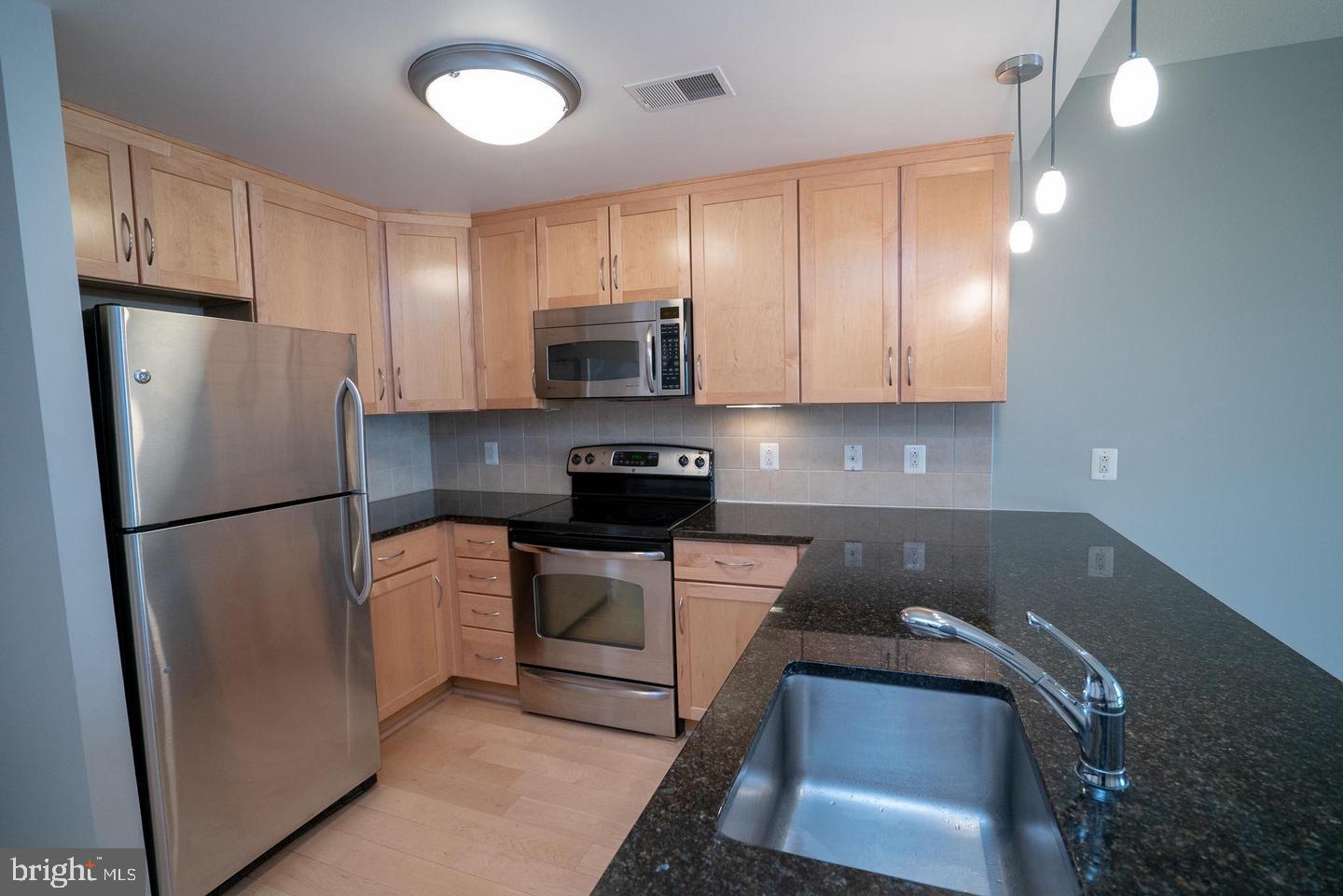 888 N Quincy STREET Unit: 1705
