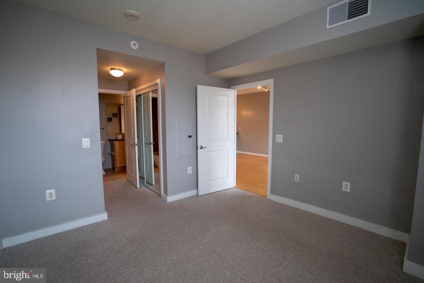888 N Quincy STREET Unit: 1705