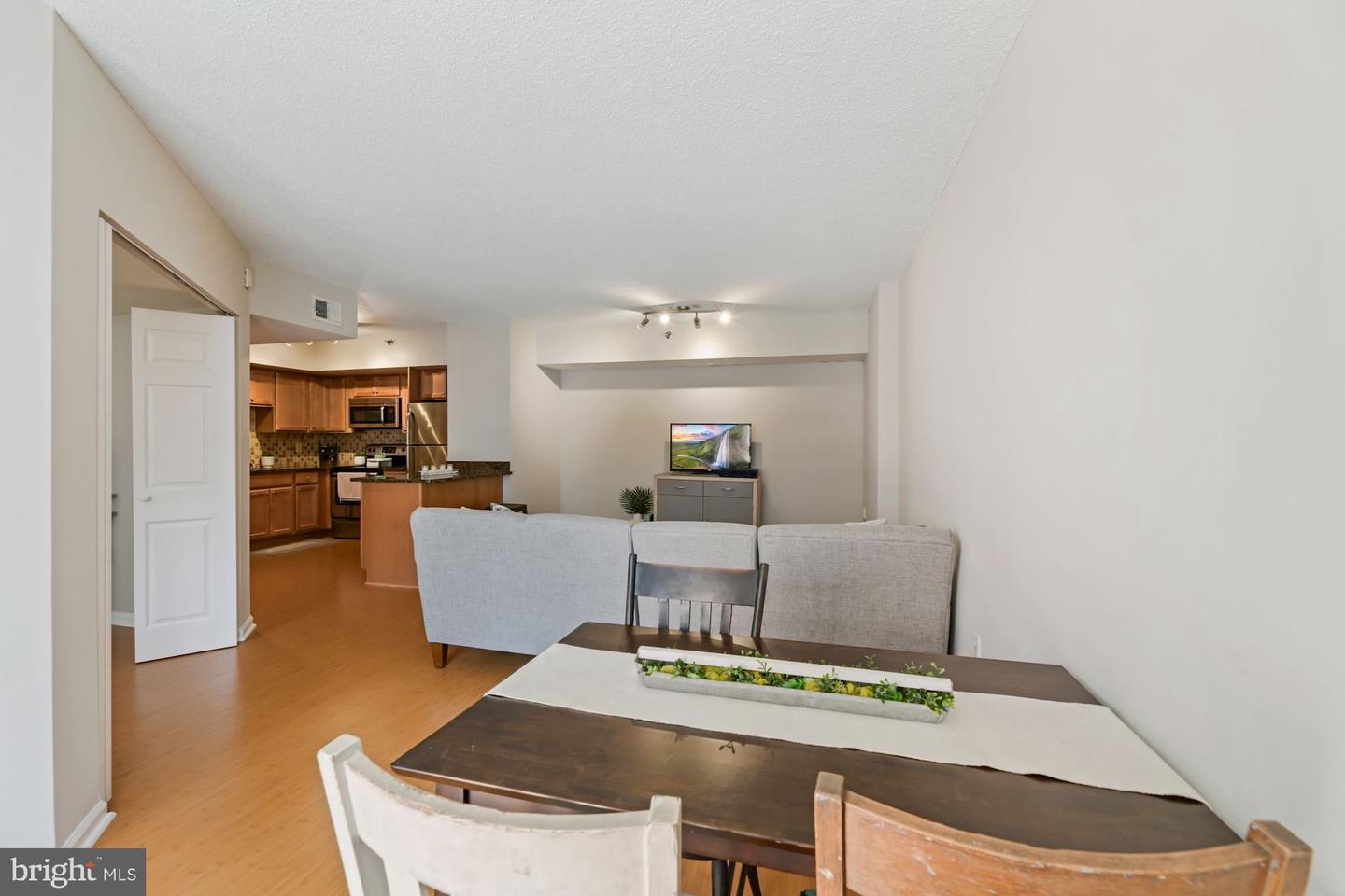 1001 N Randolph STREET Unit: 810