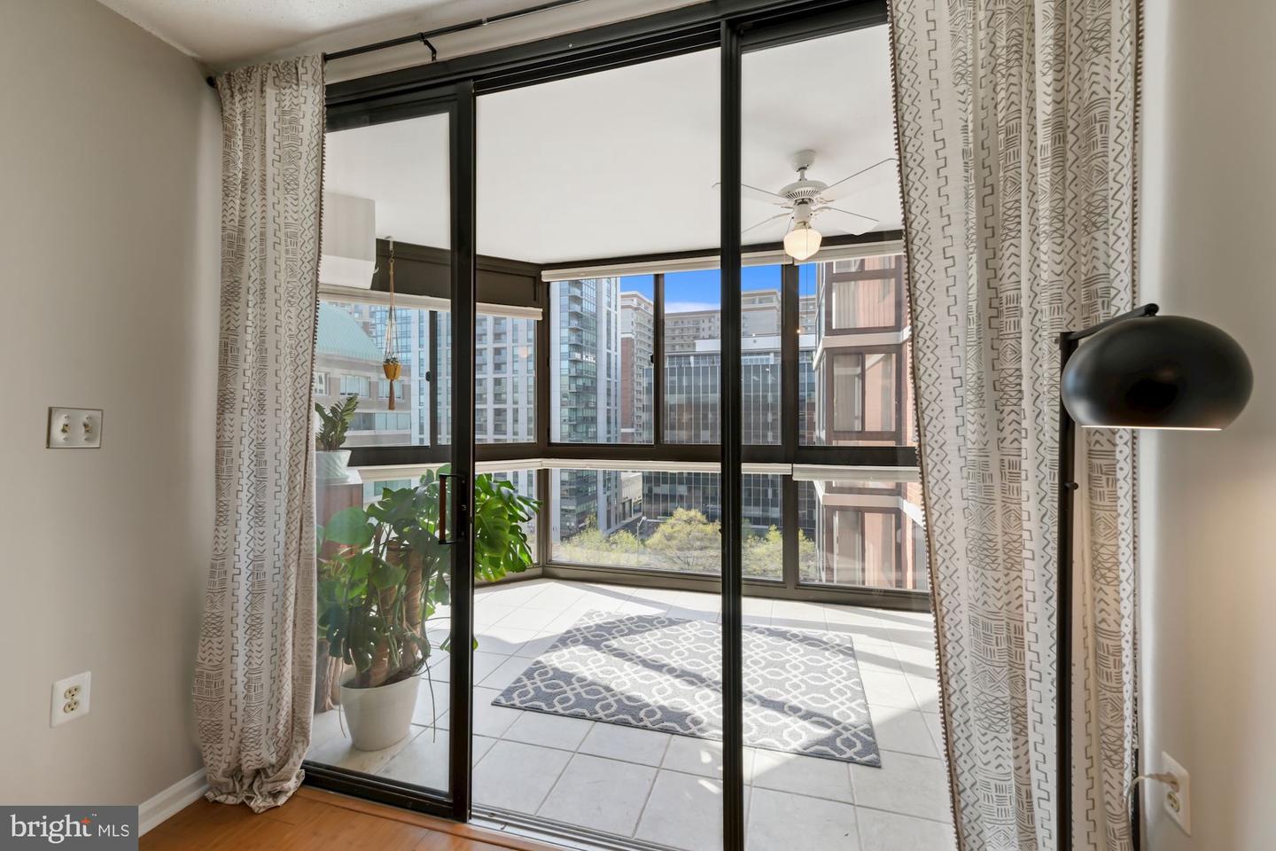 1001 N Randolph STREET Unit: 810