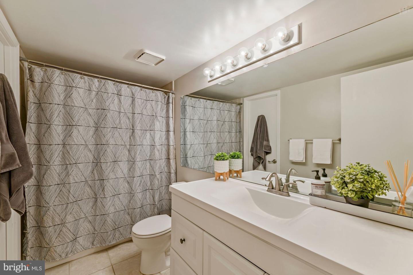 1001 N Randolph STREET Unit: 810