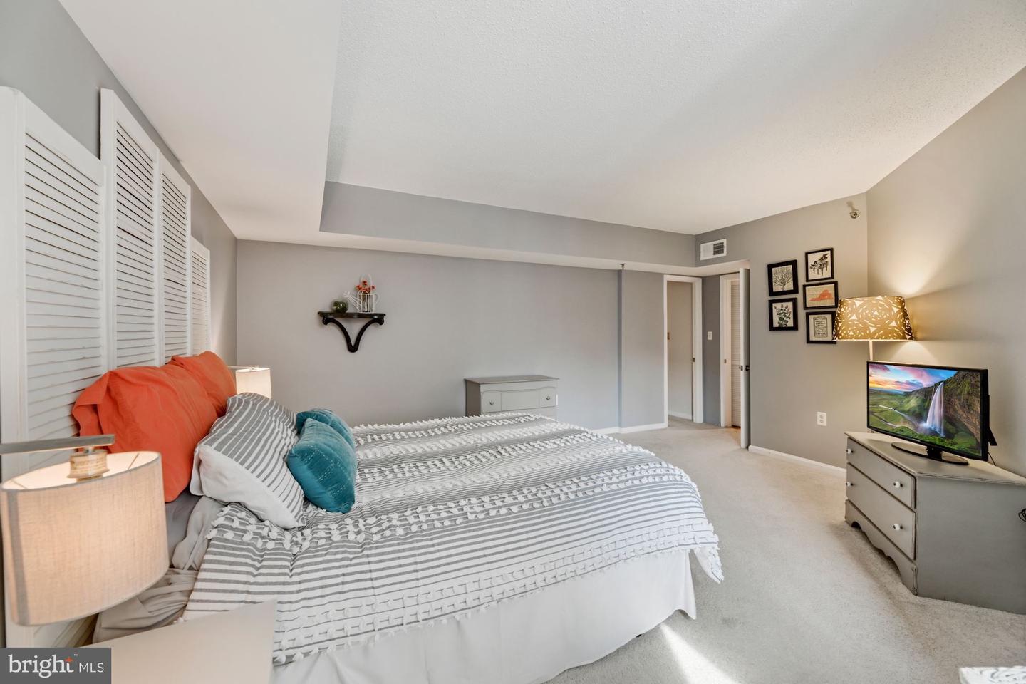 1001 N Randolph STREET Unit: 810