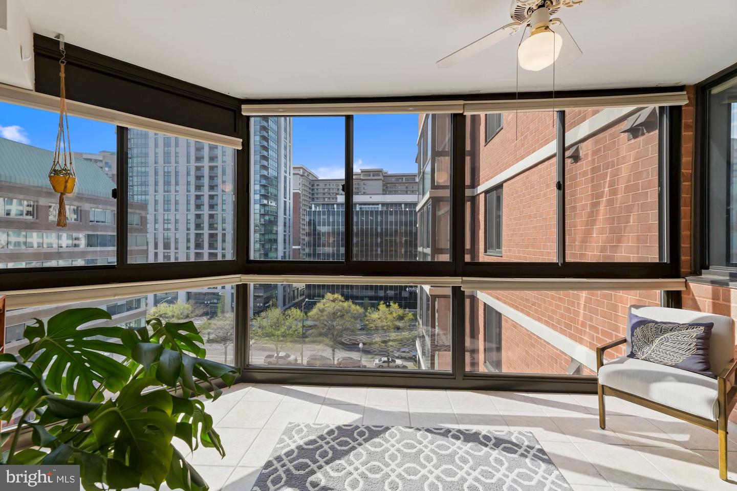 1001 N Randolph STREET Unit: 810